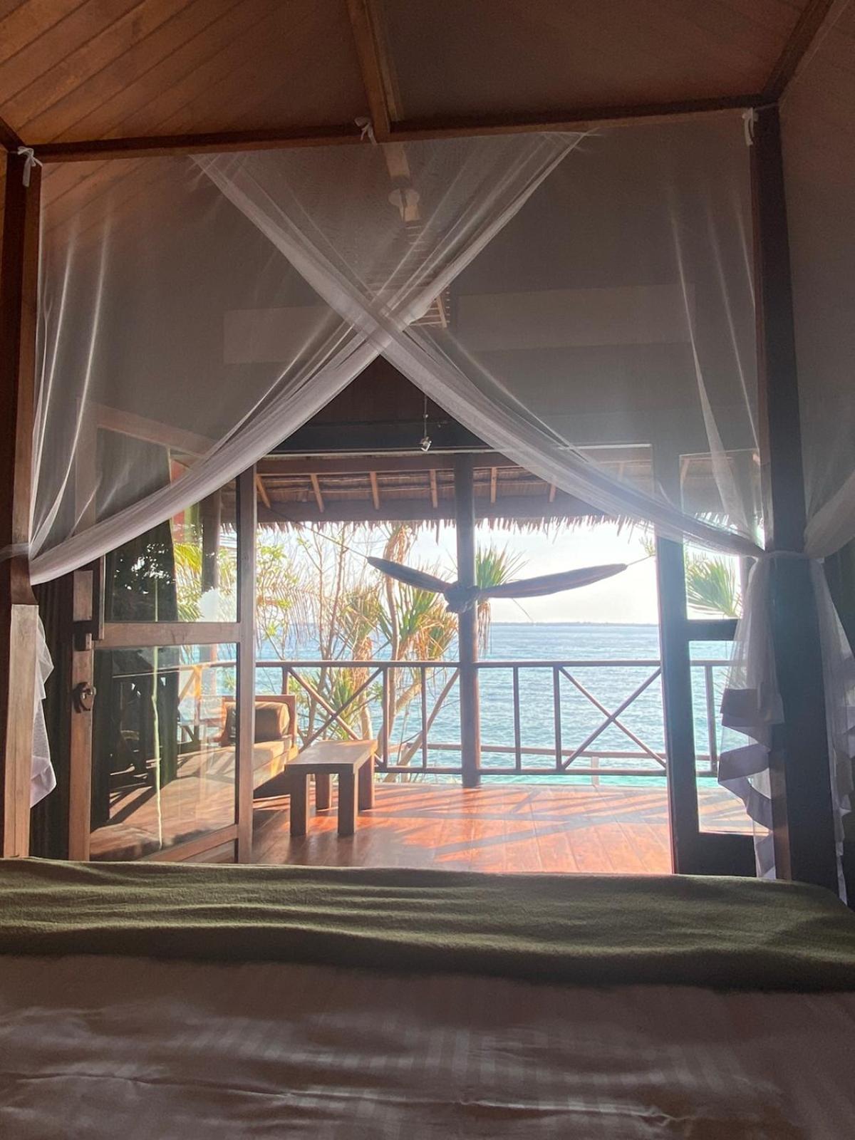 Nini'S Beach Bungalows Bira Room photo